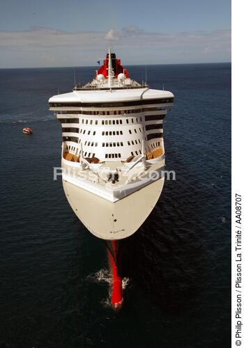 Le Queen Mary II. - © Philip Plisson / Plisson La Trinité / AA08707 - Nos reportages photos - Couleur
