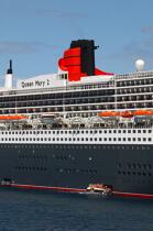 Le Queen Mary II. © Philip Plisson / Plisson La Trinité / AA08708 - Nos reportages photos - Transport maritime