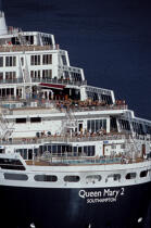 Le Queen Mary II. © Philip Plisson / Plisson La Trinité / AA08715 - Nos reportages photos - Transport maritime