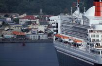 Le Queen Mary II. © Philip Plisson / Plisson La Trinité / AA08716 - Nos reportages photos - Transport maritime