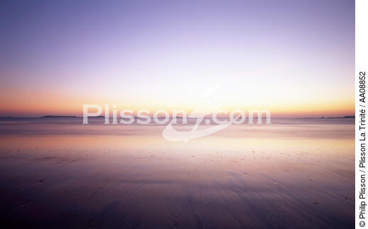 La plage du Men Du à marée basse. - © Philip Plisson / Plisson La Trinité / AA08852 - Nos reportages photos - Marée basse