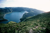 Lac sur Sao Miguel aux Açores. © Philip Plisson / Plisson La Trinité / AA08863 - Nos reportages photos - Hydrologie
