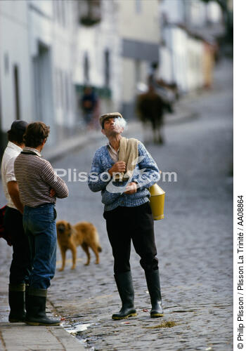 Scène de rue sur Sao Miguel aux Açores. - © Philip Plisson / Plisson La Trinité / AA08864 - Nos reportages photos - Auteur