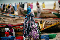 Retour de pêche à Dakar. © Philip Plisson / Plisson La Trinité / AA08903 - Nos reportages photos - Ville [Sénégal]