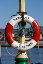 L' île de Man. © Philip Plisson / Plisson La Trinité / AA08911 - Nos reportages photos - Bouée de sauvetage