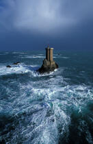 The Triagoz Lighthouse. © Philip Plisson / Plisson La Trinité / AA09078 - Photo Galleries - Triagoz [The]