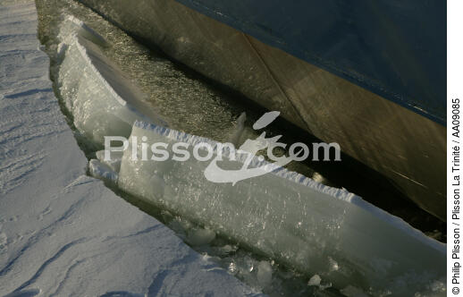 Icebreaker in the Baltic Sea. - © Philip Plisson / Plisson La Trinité / AA09085 - Photo Galleries - Ice