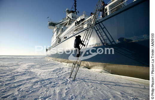 Brise-glace en Mer Baltique. - © Philip Plisson / Plisson La Trinité / AA09100 - Nos reportages photos - Mer Baltique