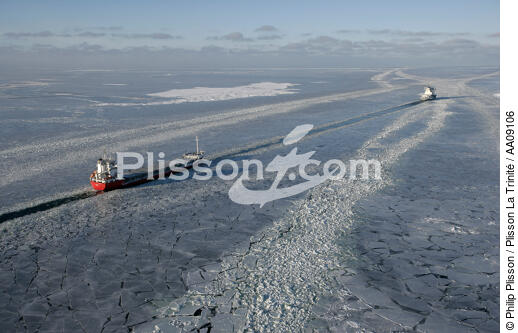 Icebreaker in the Baltic Sea. - © Philip Plisson / Plisson La Trinité / AA09106 - Photo Galleries - Icebreaker