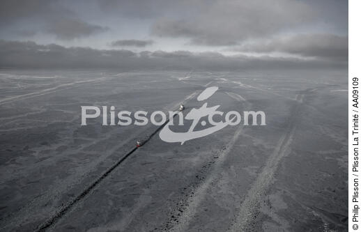 Brise-glace en Mer Baltique. - © Philip Plisson / Plisson La Trinité / AA09109 - Nos reportages photos - Glace