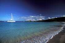 Catamaran de croisière au mouillage aux Antilles. © Guillaume Plisson / Plisson La Trinité / AA09148 - Photo Galleries - Pleasure/cruising multihull