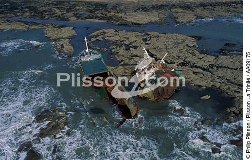 Fortune de mer devant les Sables d'Olonne. - © Philip Plisson / Plisson La Trinité / AA09175 - Nos reportages photos - Fortune de mer