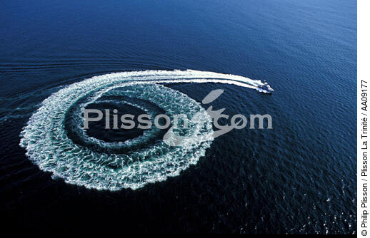 Vedette de la Gendarmerie Maritime. - © Philip Plisson / Plisson La Trinité / AA09177 - Photo Galleries - Speedboat