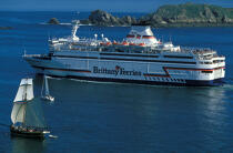 Ferry rentrant à St Malo. © Philip Plisson / Plisson La Trinité / AA09178 - Nos reportages photos - Renard [Le]