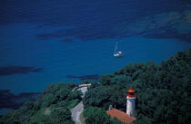 Le Cap Bénat. © Philip Plisson / Plisson La Trinité / AA09181 - Photo Galleries - Lighthouse [83]