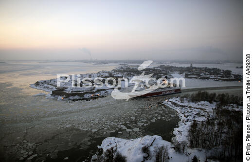 Ferry au départ d'Helsinki. - © Philip Plisson / Plisson La Trinité / AA09208 - Nos reportages photos - Helsinki