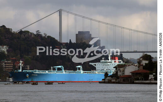 Traffic on the Bosphorus. - © Philip Plisson / Plisson La Trinité / AA09326 - Photo Galleries - Turkey