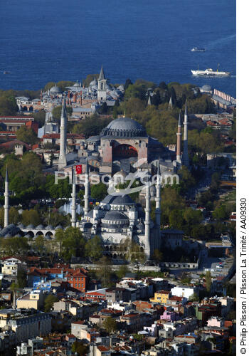 La mosquée Bleue et la mosquée Sainte Sophie à Istanbul. - © Philip Plisson / Plisson La Trinité / AA09330 - Nos reportages photos - Mosquée