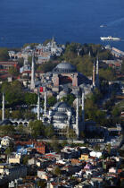 La mosquée Bleue et la mosquée Sainte Sophie à Istanbul. © Philip Plisson / Plisson La Trinité / AA09330 - Nos reportages photos - Istanbul, le détroit du Bosphore