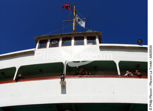Ferry boat in Istanbul. - © Philip Plisson / Plisson La Trinité / AA09334 - Photo Galleries - Istanbul, the Bosphorus