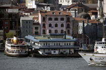 Ferry boat or "Vapurs" on the Bosphorus. ©  / Plisson La Trinité / AA09339 - Photo Galleries - Bosphorus