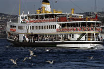 Ferry boat or "Vapurs" on the Bosphorus. © Philip Plisson / Plisson La Trinité / AA09343 - Photo Galleries - Bosphorus