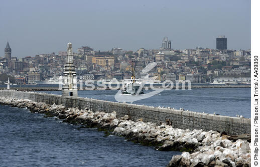 Ferry ou "Vapur" à Istanbul. - © Philip Plisson / Plisson La Trinité / AA09350 - Nos reportages photos - Bosphore