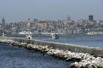 Ferry ou "Vapur" à Istanbul. © Philip Plisson / Plisson La Trinité / AA09350 - Nos reportages photos - Istanbul, le détroit du Bosphore