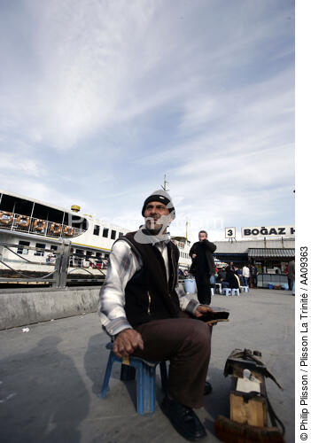 Istanbul. - © Philip Plisson / Plisson La Trinité / AA09363 - Nos reportages photos - Istanbul, le détroit du Bosphore