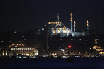 La mosquée Bleue de nuit. © Philip Plisson / Plisson La Trinité / AA09379 - Nos reportages photos - Istanbul, le détroit du Bosphore