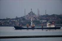 Trafic sur le Bosphore. © Philip Plisson / Plisson La Trinité / AA09408 - Nos reportages photos - Istanbul