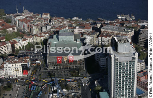 Istanbul. - © Philip Plisson / Plisson La Trinité / AA09444 - Nos reportages photos - Istanbul, le détroit du Bosphore