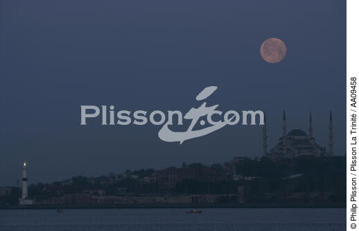 Istanbul by night. - © Philip Plisson / Plisson La Trinité / AA09458 - Photo Galleries - Turkey