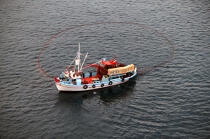 Fishing in Greece. © Philip Plisson / Plisson La Trinité / AA09488 - Photo Galleries - Fishing nets