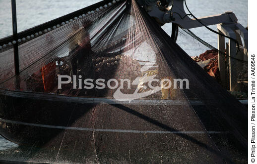 Fishing in the Gulf of Patra. - © Philip Plisson / Plisson La Trinité / AA09546 - Photo Galleries - Fishing nets