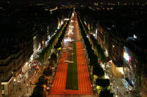 Paris 2012 sur les Champs Elysées. © Guillaume Plisson / Plisson La Trinité / AA09592 - Photo Galleries - Avenue