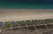Beach of Houat. © Philip Plisson / Plisson La Trinité / AA09685 - Photo Galleries - Windsurfing