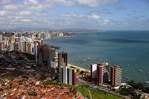 La ville de Fortaleza. © Philip Plisson / Plisson La Trinité / AA09990 - Nos reportages photos - Gratte-ciel