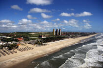 La ville de Fortaleza. © Philip Plisson / Plisson La Trinité / AA09993 - Nos reportages photos - Gratte-ciel