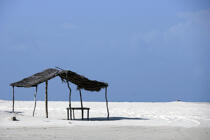 Shelter on a Brazilian beach. © Philip Plisson / Plisson La Trinité / AA10038 - Photo Galleries - Good weather