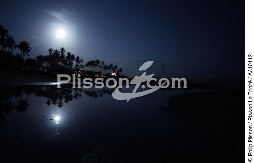 A beach of Jericoacoara by night. - © Philip Plisson / Plisson La Trinité / AA10112 - Photo Galleries - Moon