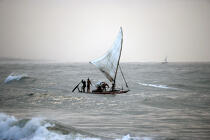 Departure for fishing in Caponga. © Philip Plisson / Plisson La Trinité / AA10155 - Photo Galleries - Town [Ceara]