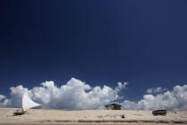 Jangada sur une plage de Caponga. © Philip Plisson / Plisson La Trinité / AA10181 - Nos reportages photos - Jangada