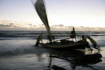 Départ pour la pêche à Caponga. © Philip Plisson / Plisson La Trinité / AA10199 - Nos reportages photos - Brésil