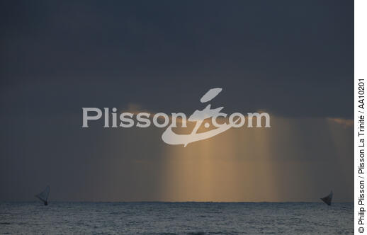 Sky of grain on Caponga. - © Philip Plisson / Plisson La Trinité / AA10201 - Photo Galleries - Jangadas from Brazil