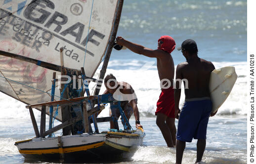 Retour de pêche. - © Philip Plisson / Plisson La Trinité / AA10218 - Nos reportages photos - Jangada