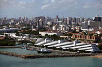 La ville de Fortaleza au Brésil. © Philip Plisson / Plisson La Trinité / AA10227 - Nos reportages photos - Immeuble