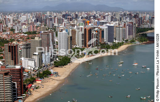 La ville de Fortaleza au Brésil. - © Philip Plisson / Plisson La Trinité / AA10228 - Nos reportages photos - Immeuble