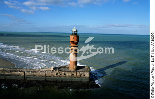 Lighthouse of St pol in Dunkerque. - © Philip Plisson / Plisson La Trinité / AA10299 - Photo Galleries - Pier