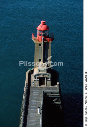 Lighthouse of Fécamp. - © Philip Plisson / Plisson La Trinité / AA10303 - Photo Galleries - Fécamp